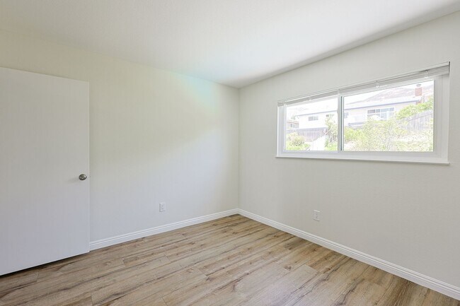 Building Photo - 4 Bed | 2.5 Bath Single-Family Home at the Base of Cowles Mountain