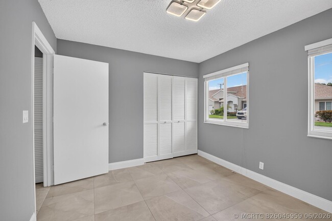 Building Photo - 9220A Vineland Ct