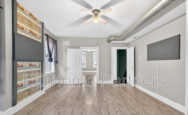 Building Photo - 3005 S Compton Ave