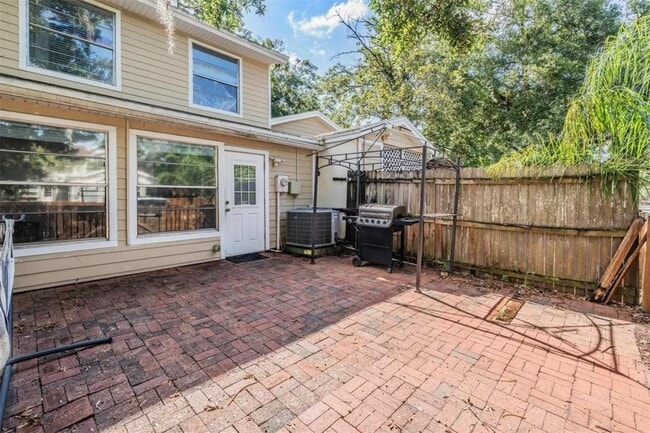 Building Photo - 14631 Lake Forest Dr