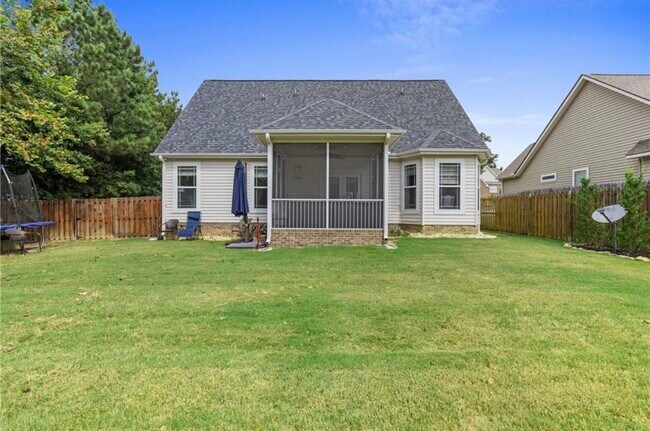 Building Photo - 411 W Sundance Dr