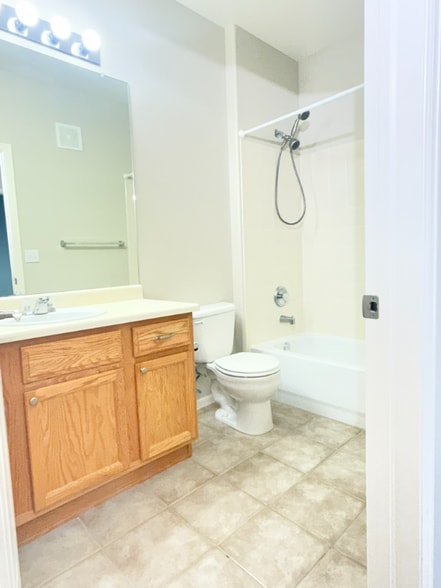 Building Photo - 1575 Olympia Cir