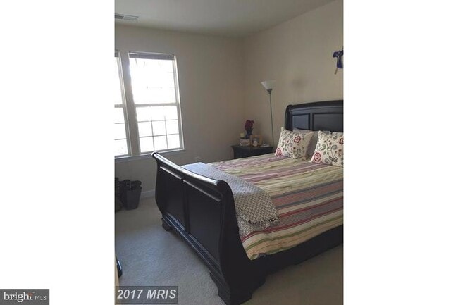 Building Photo - 22725 Thimbleberry Sq