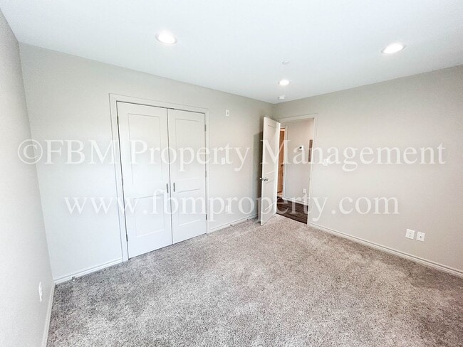 Building Photo - Hidden Creek, Unit 522 - Gorgeous 2 Bedroom, 2 Bathroom Townhome in Ennis, TX!