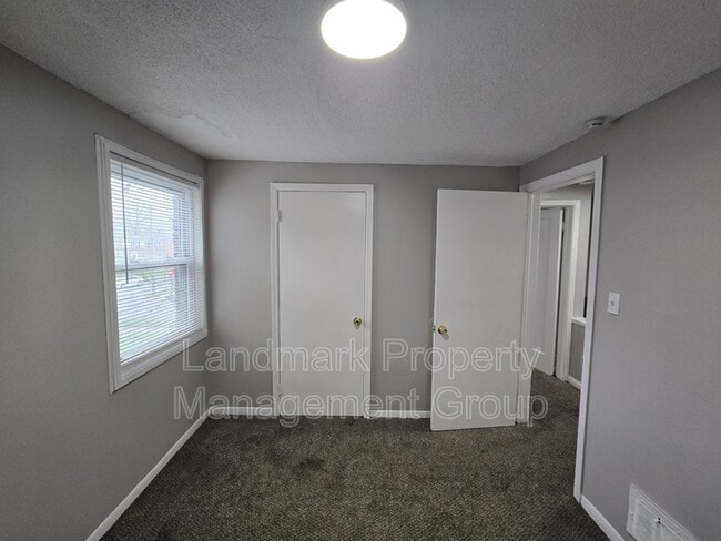 Building Photo - 8880 Rutherford St