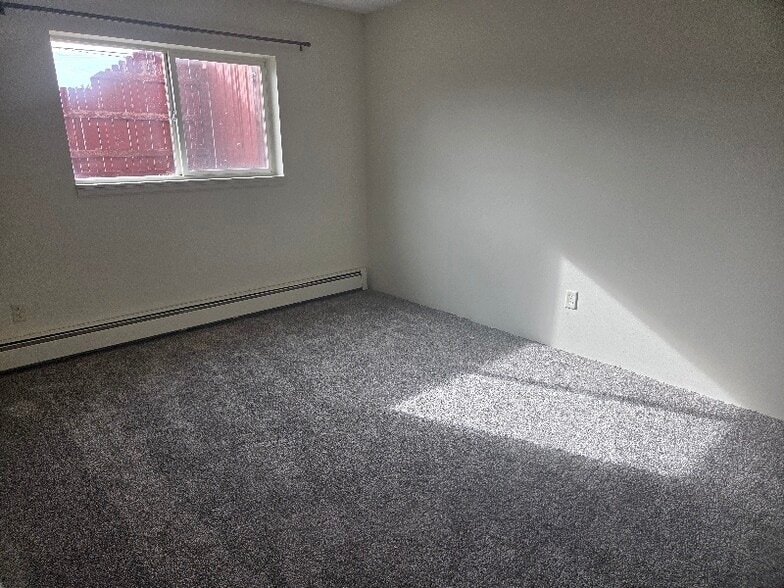 Building Photo - 2513 Sagebrush Ave