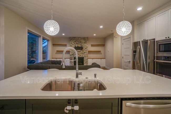 Building Photo - 6604 NE 107th St