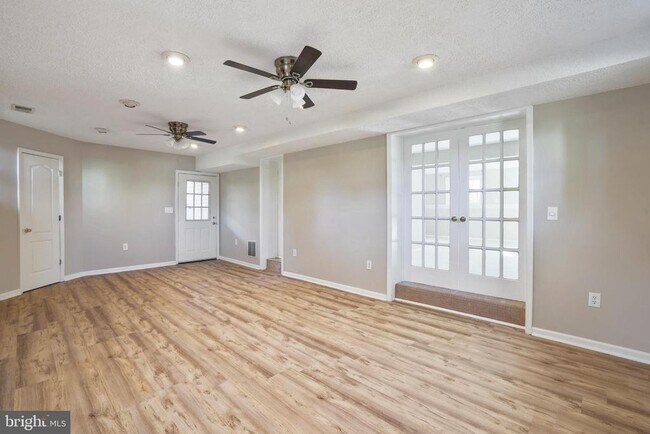 Building Photo - 10622 Cavalcade St