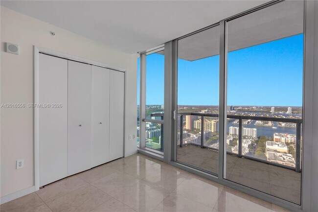 Building Photo - 17121 Collins Ave
