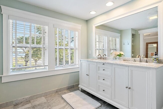 Building Photo - 3109 Washington Rd