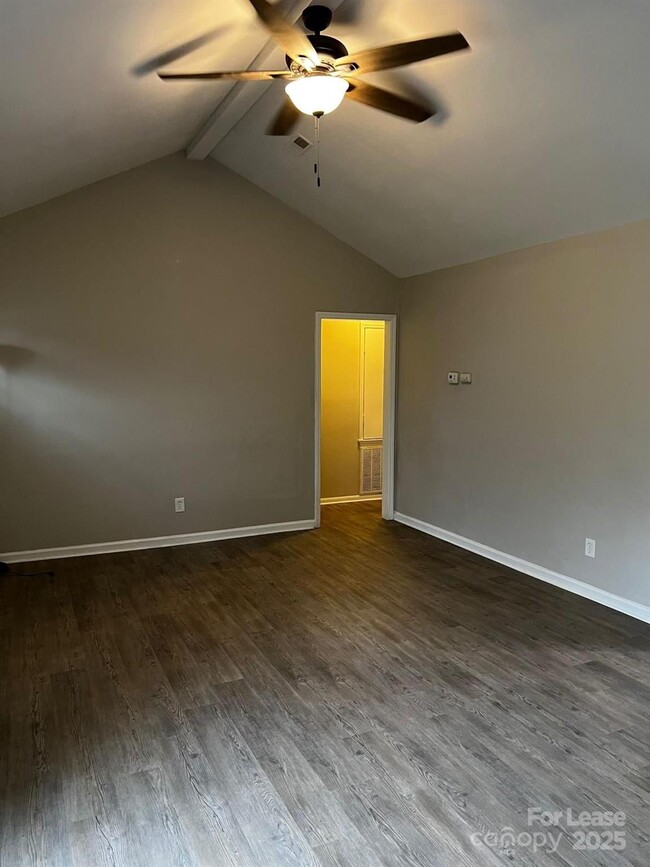 Building Photo - 4521 Regal Oaks Rd