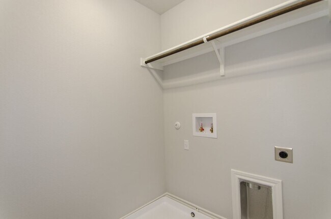 Building Photo - 2136 Pecan Island Dr