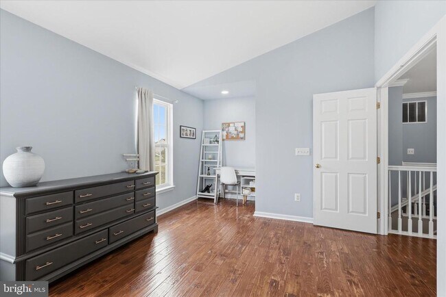 Building Photo - 6711 Selbourne Ln