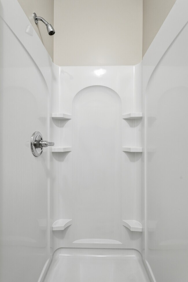 Building Photo - 6368 Manchester Ave NE