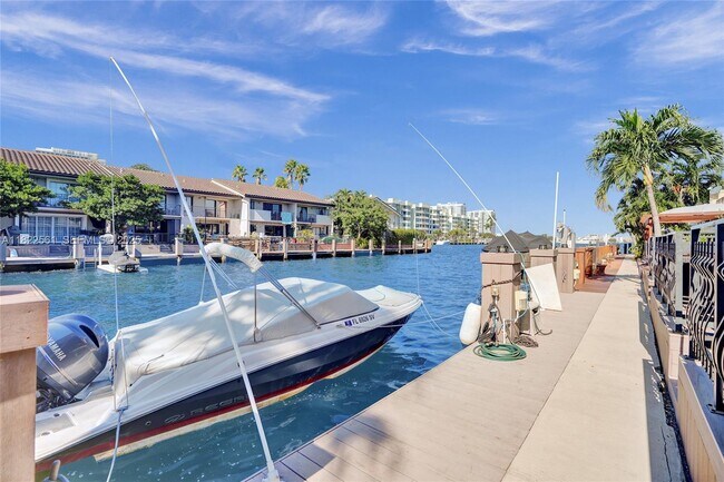 Building Photo - 16478 NE 27th Pl