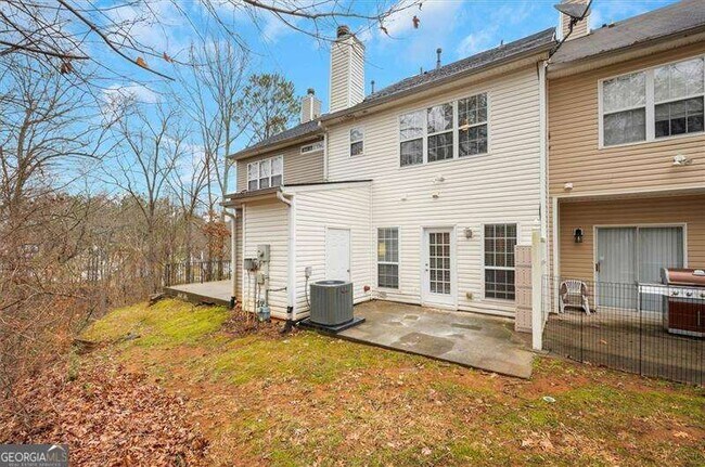 Building Photo - 940 Tree Creek Blvd