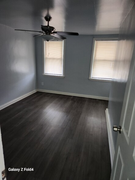 Building Photo - 3317 Ingleside Ave