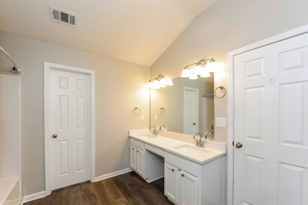 Building Photo - 202 Oconee Way