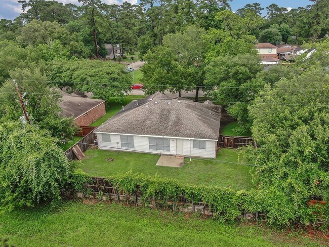 Building Photo - 22727 Bridgewater Dr