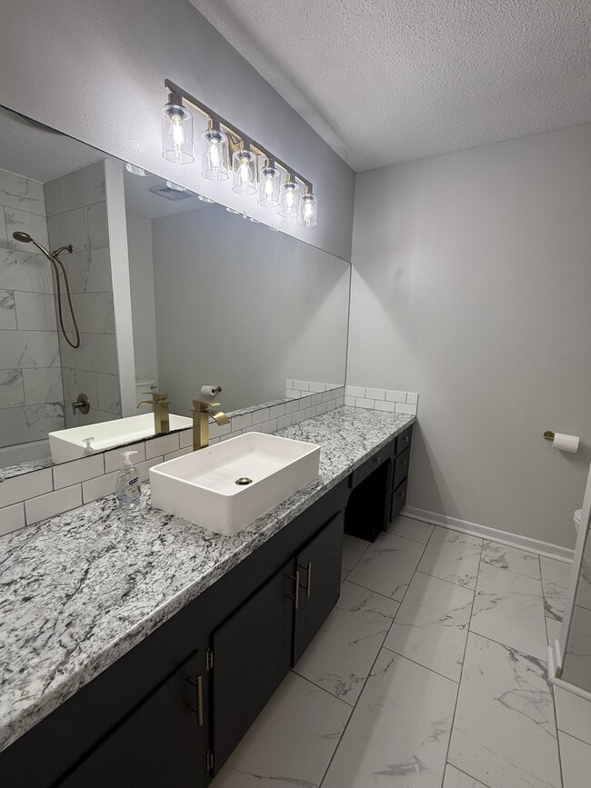 Building Photo - 2108 E 24th St