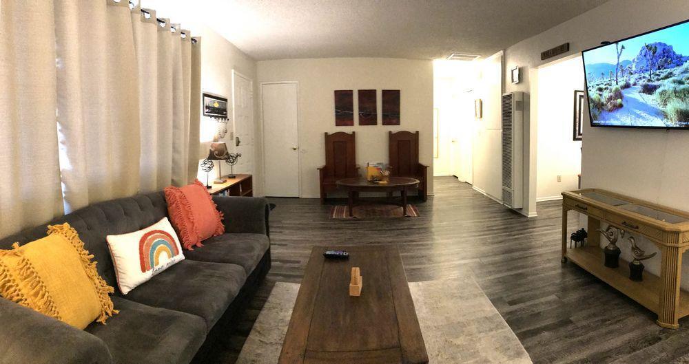 Building Photo - 73829 S Slope Dr