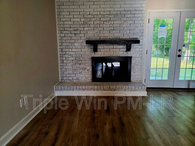 Building Photo - 68 Meadowlark Dr