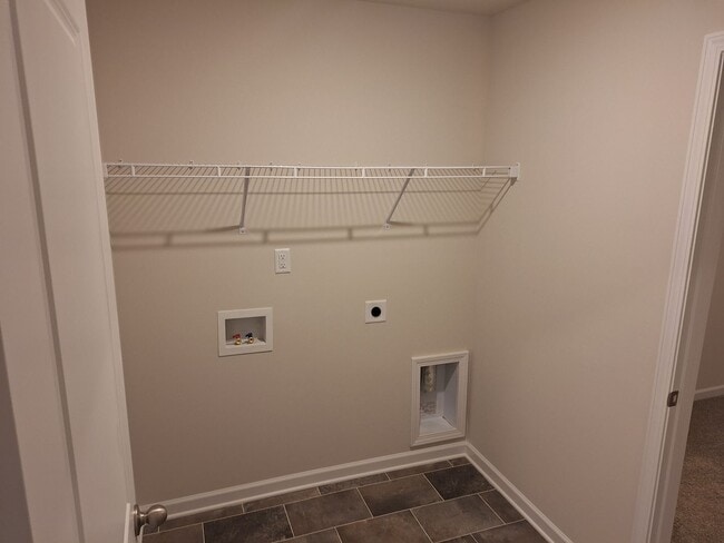 Building Photo - Newer Three Bedroom Home in Elgin SC!