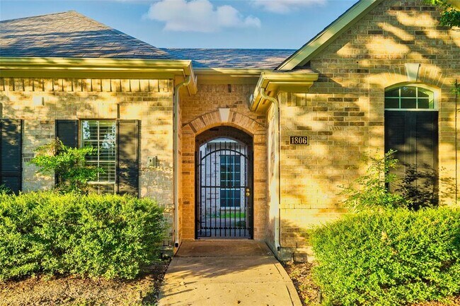 Building Photo - 1806 Rock Spring Ct