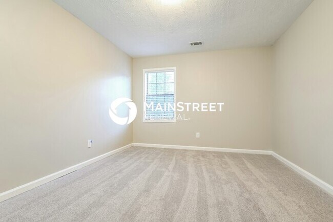 Building Photo - 3 Bedroom Pet-Friendly Home in Stone Mountain, GA with Main Street Renewal