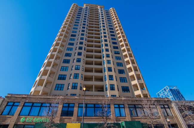 Primary Photo - 1464 S Michigan Ave