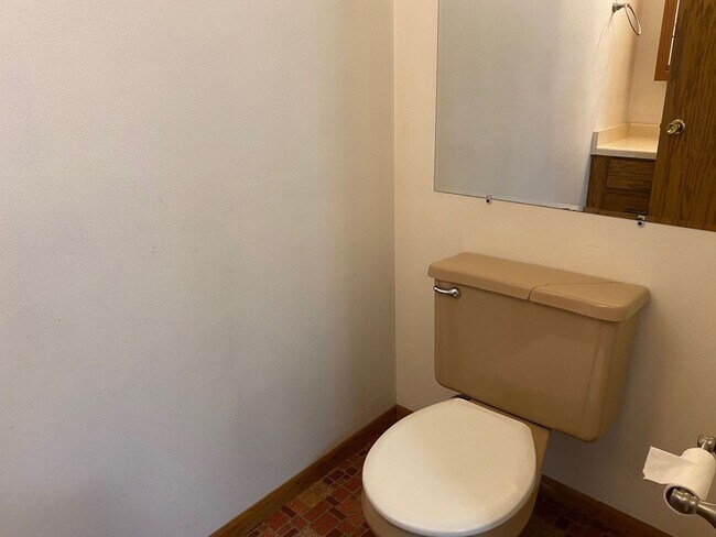 Building Photo - 4407-4409 Forest Valley Rd