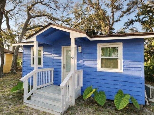 Building Photo - 229 Florida Blanca Pl SE