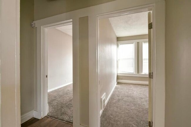 Building Photo - 536 S 30th St