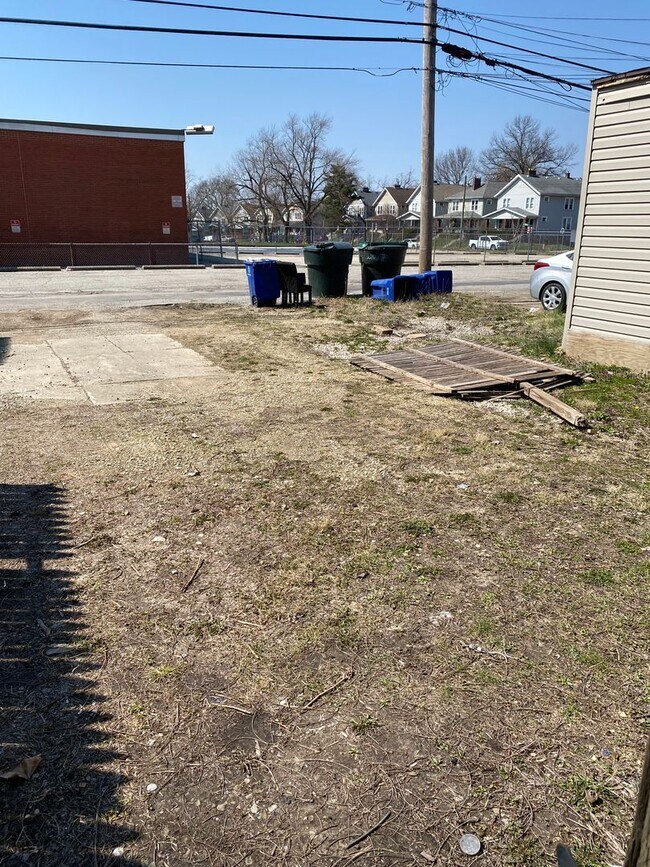 Building Photo - 2531 Deming Ave