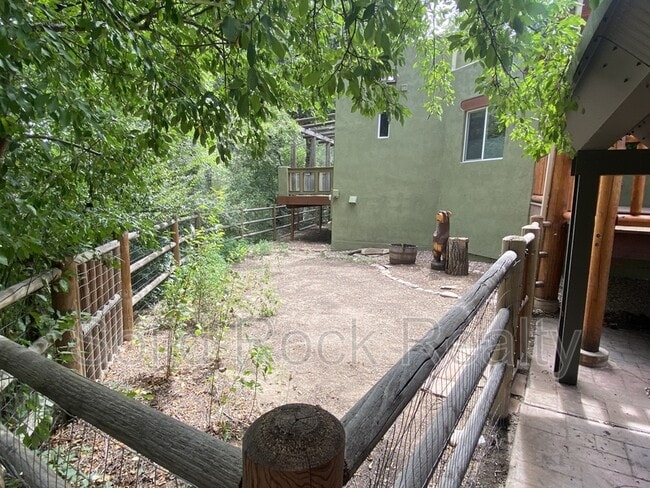 Building Photo - 1701 Ivy Pl