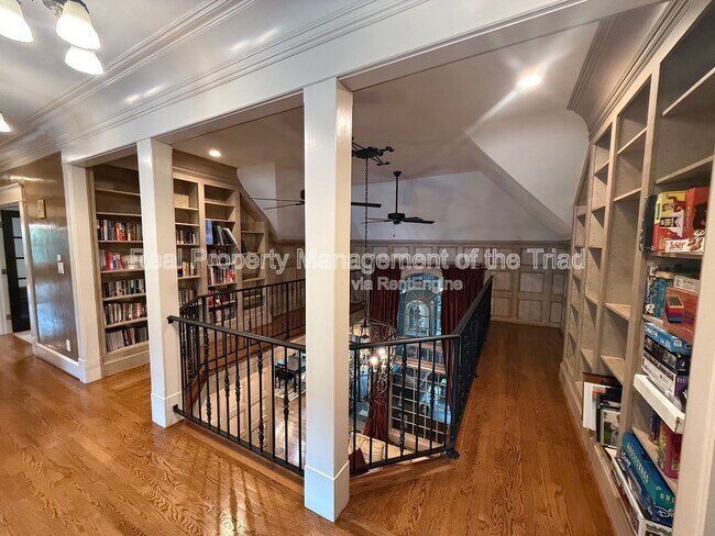 Building Photo - 10 Postbridge Ct