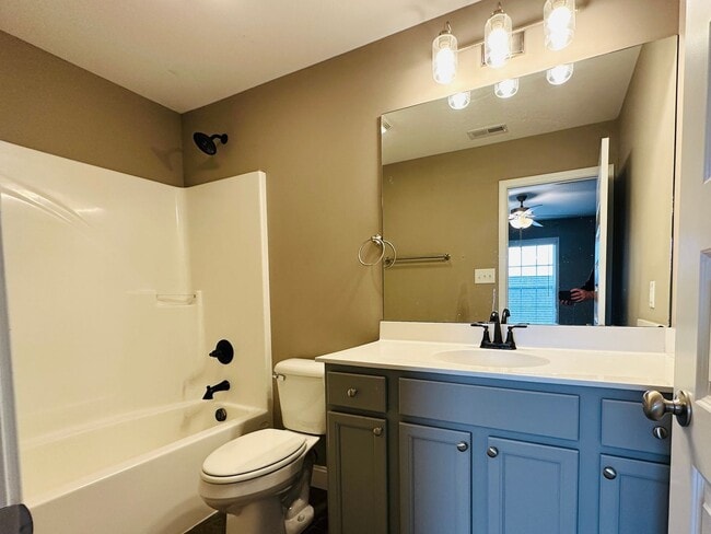 Building Photo - Stunning 2023-Built Home in Powell