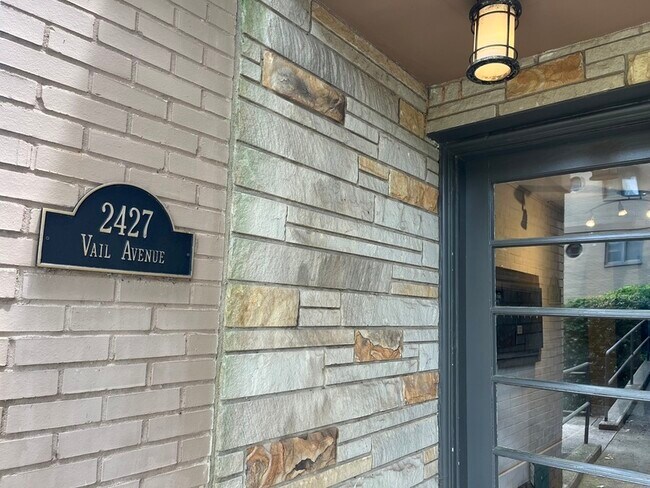 Building Photo - 2427 Vail Ave