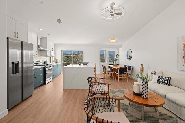 Building Photo - 2483 Oxford Ave