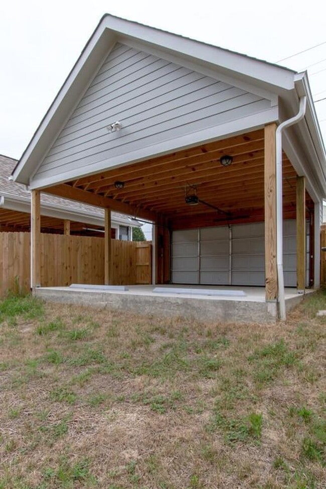 Building Photo - Awesome 4BR/3BA home located in one of Nashville’s hottest neighborhoods — The Nations!