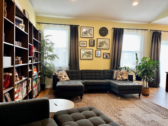 Living Room - 11605 NW 35th Ave