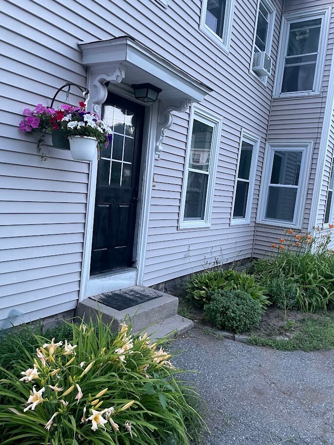 Back Ententrance - 32 Gage St