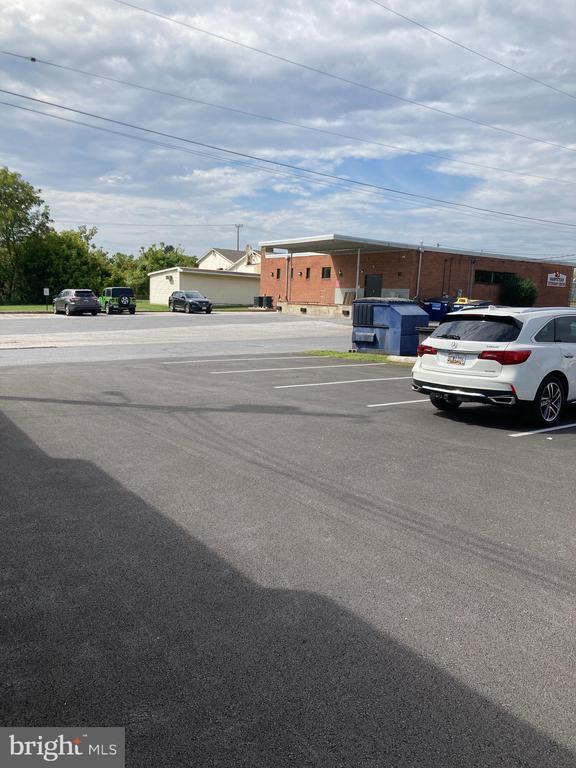 Building Photo - 1232 N Main St