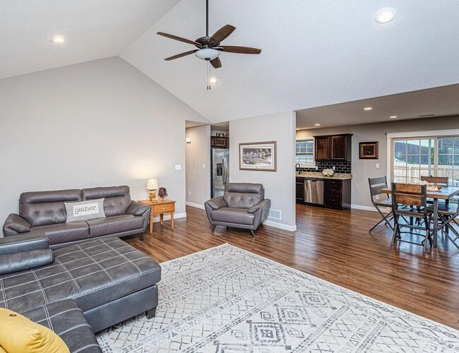 Building Photo - Single Family Home - Available For Rent!