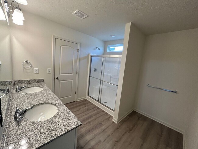 Building Photo - Newly Constructed 5 Bedroom Single Family Home in Brownsburg