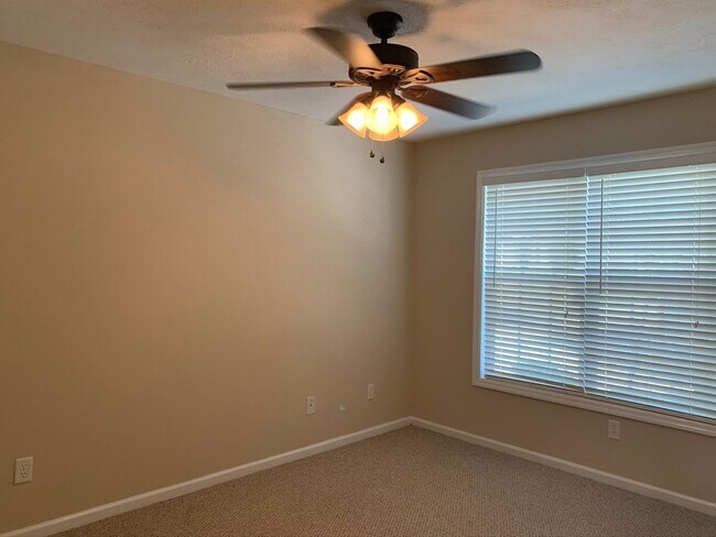 Building Photo - 410 Northrop Pl