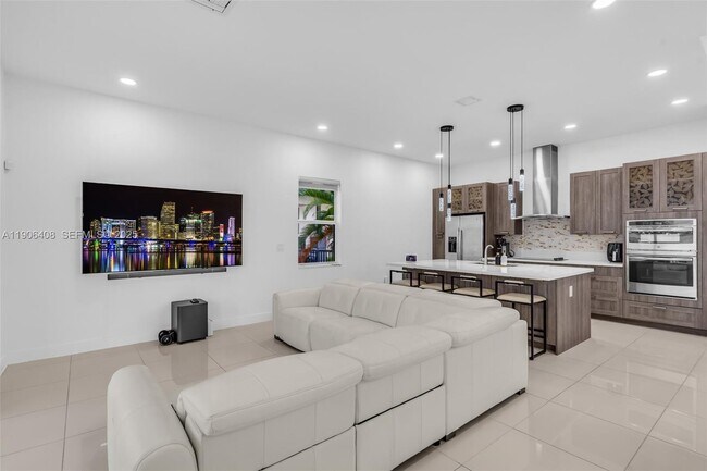 Building Photo - 15540 NW 88th Ave