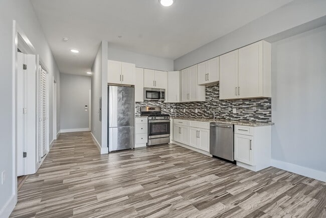 Building Photo - 424 Whiton St