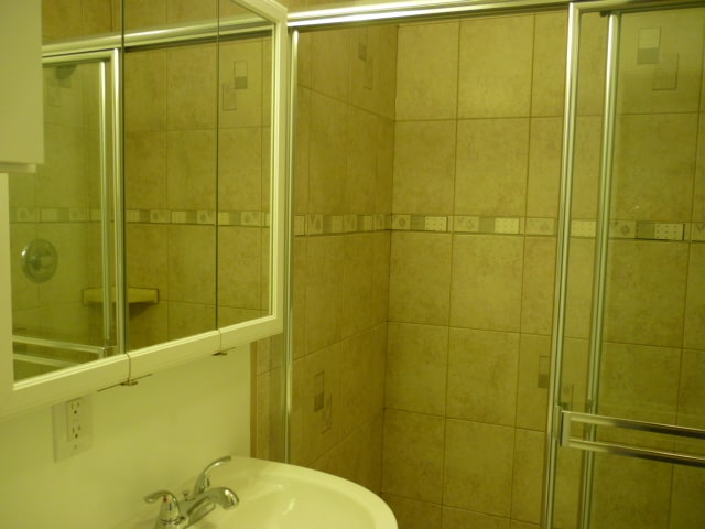 Building Photo - 18350 Hatteras St