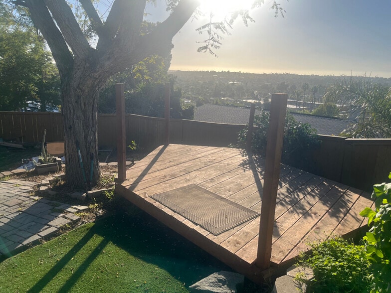 Building Photo - 730 Lonsdale Ln